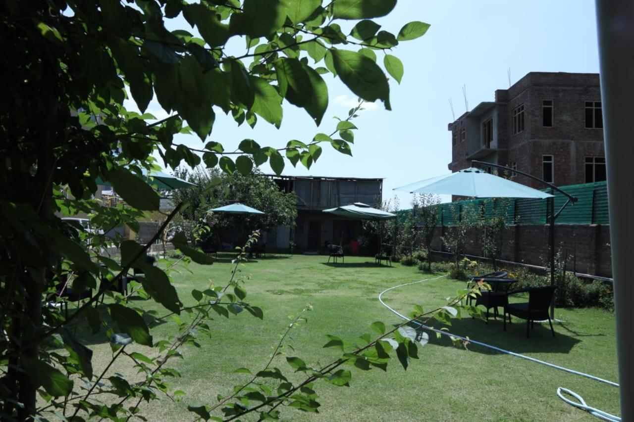 The Jamawar Hotel Srinagar  Bagian luar foto