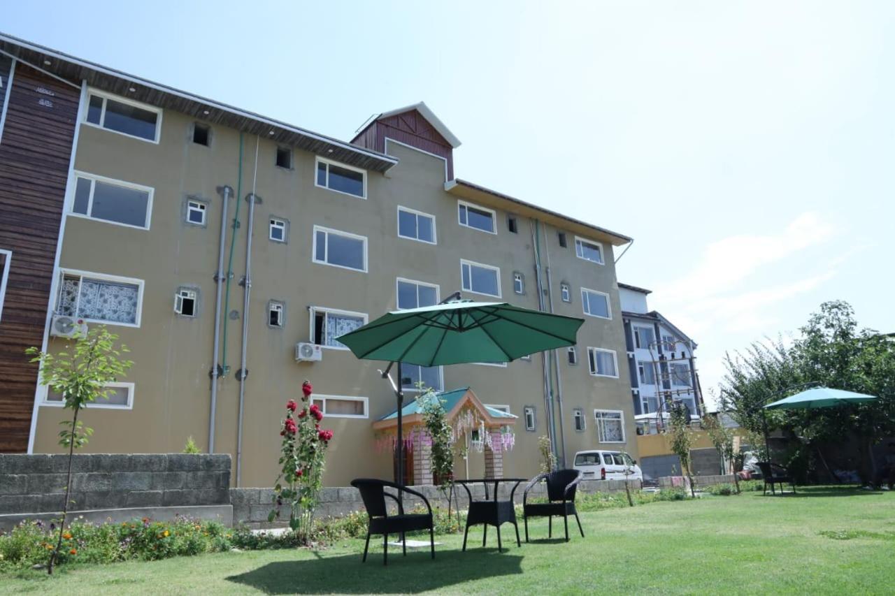 The Jamawar Hotel Srinagar  Bagian luar foto